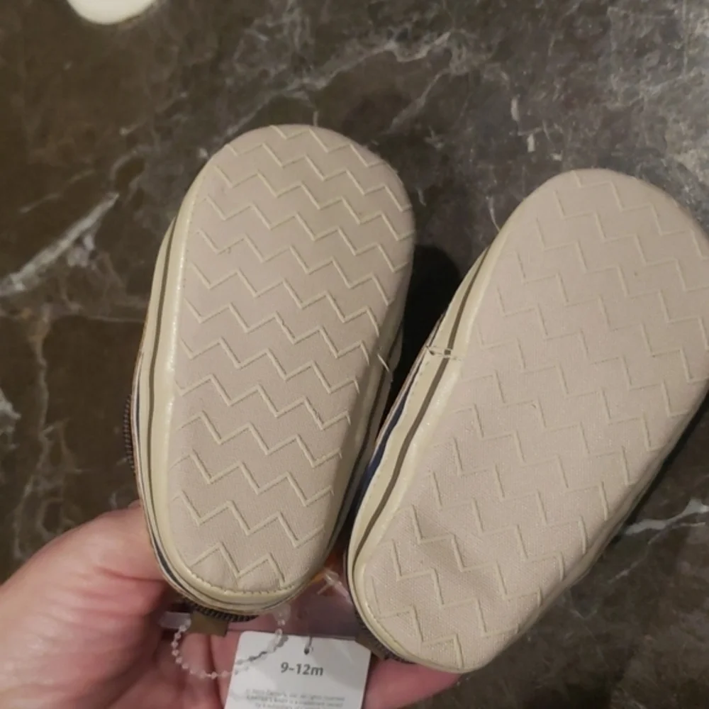 NWT‎  Carters baby shoes